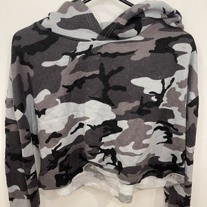 Cropped army hoodie